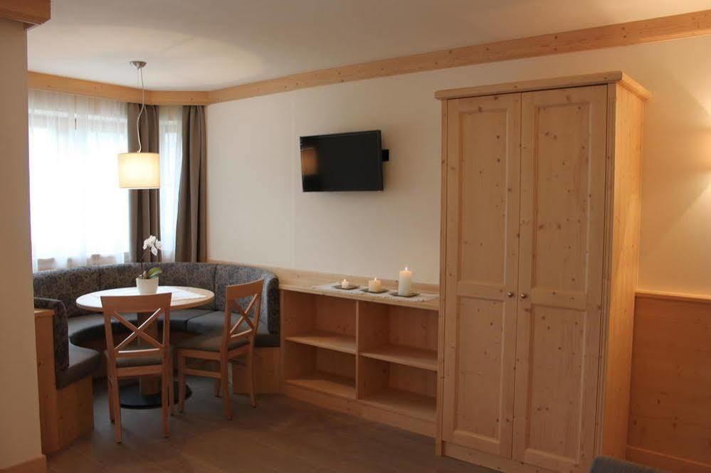 Hotel Garni Paradisi - Wellness & Spa Mezzano Exterior foto